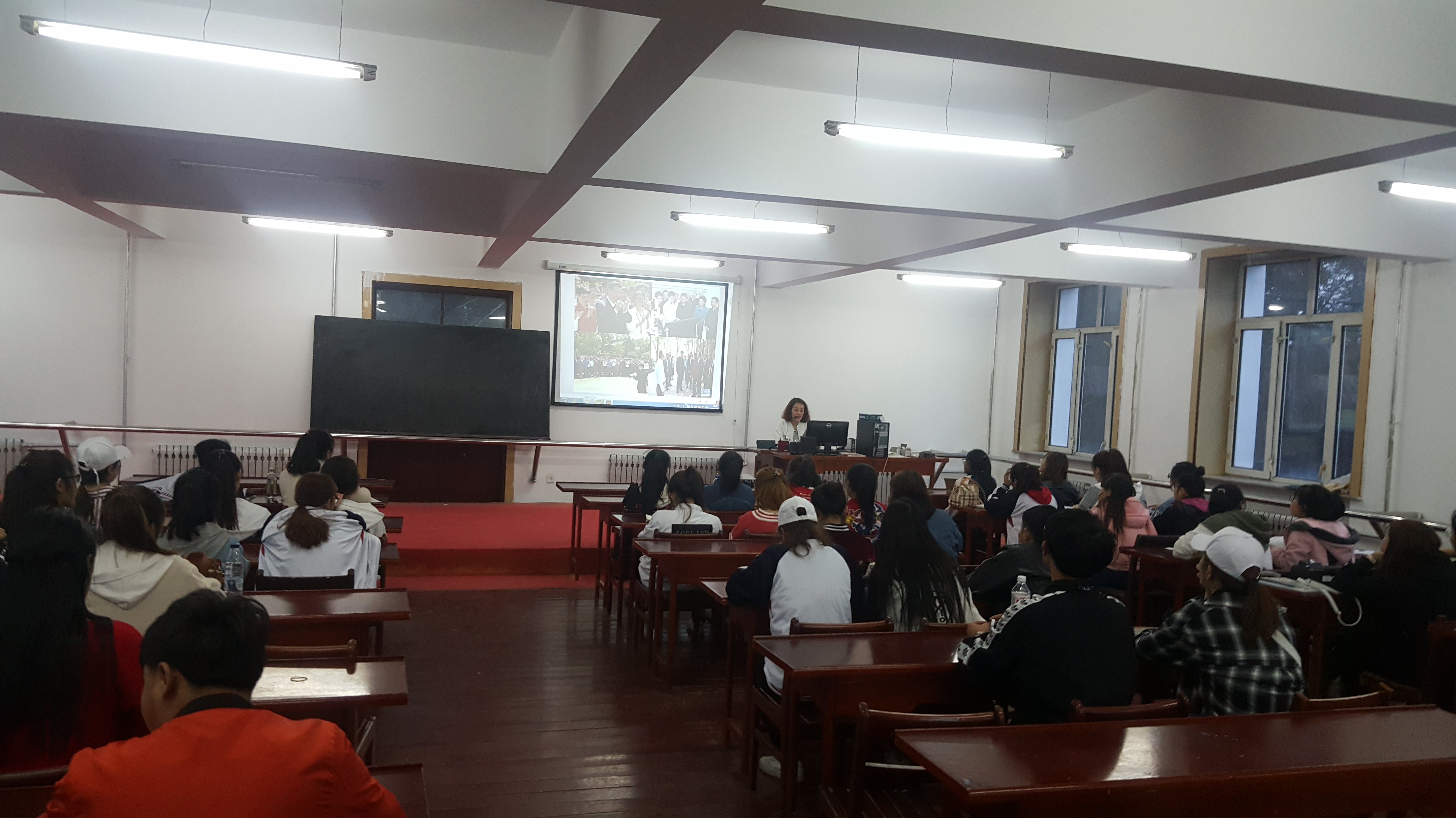 师范教育学院掀起学习习近平总书记北大讲话热潮