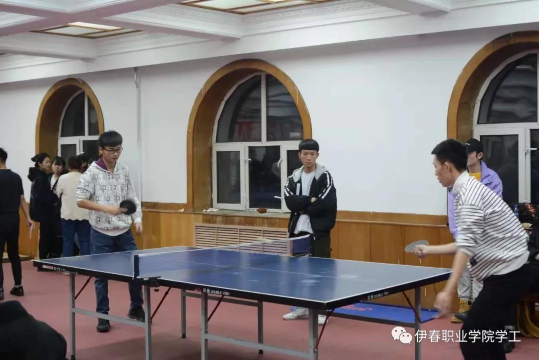 我校举办第八届“公寓杯”乒乓球比赛