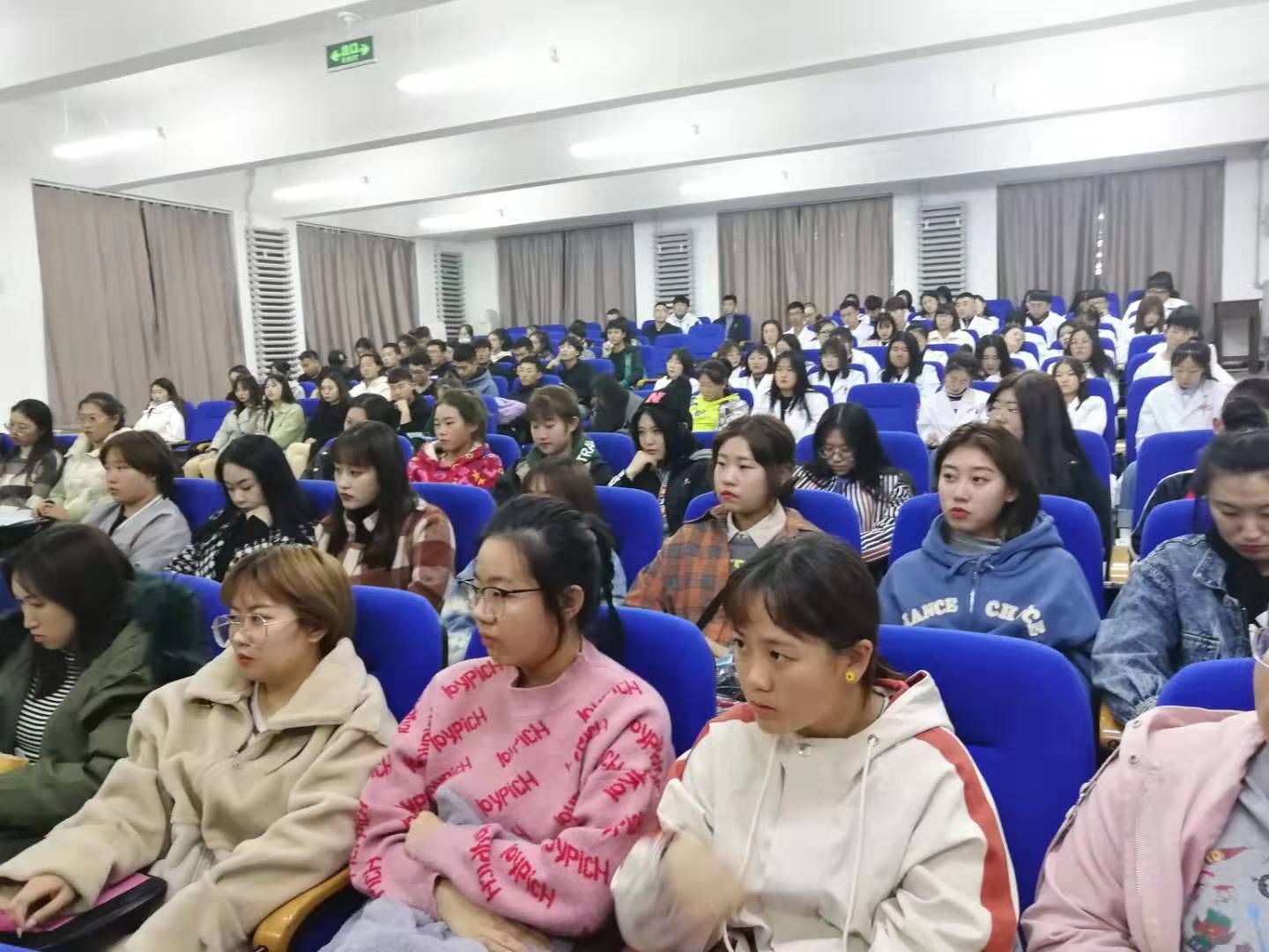 我校开展“和谐校园、拒绝传销、从我做起”宣传教育活动