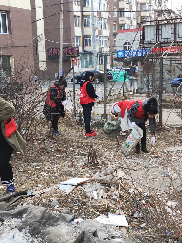 伊春职业学院医学技术学院师生开展学雷锋活动