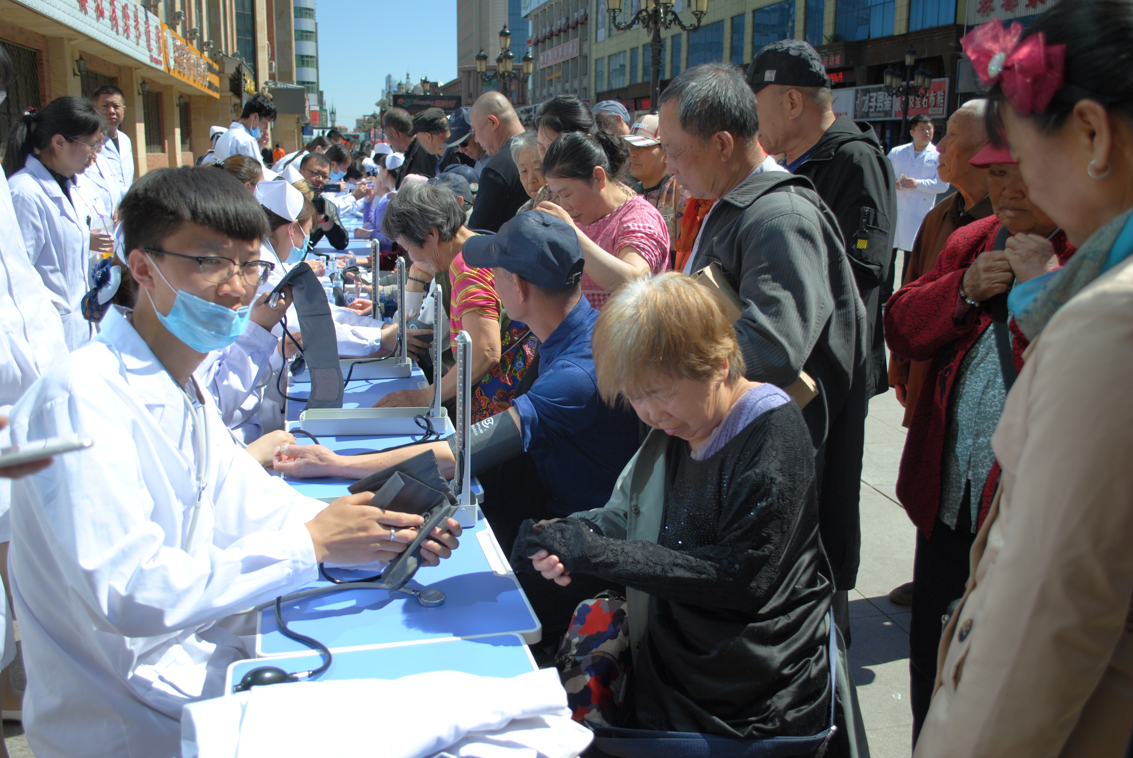 医学技术学院职业教育活动走进社区