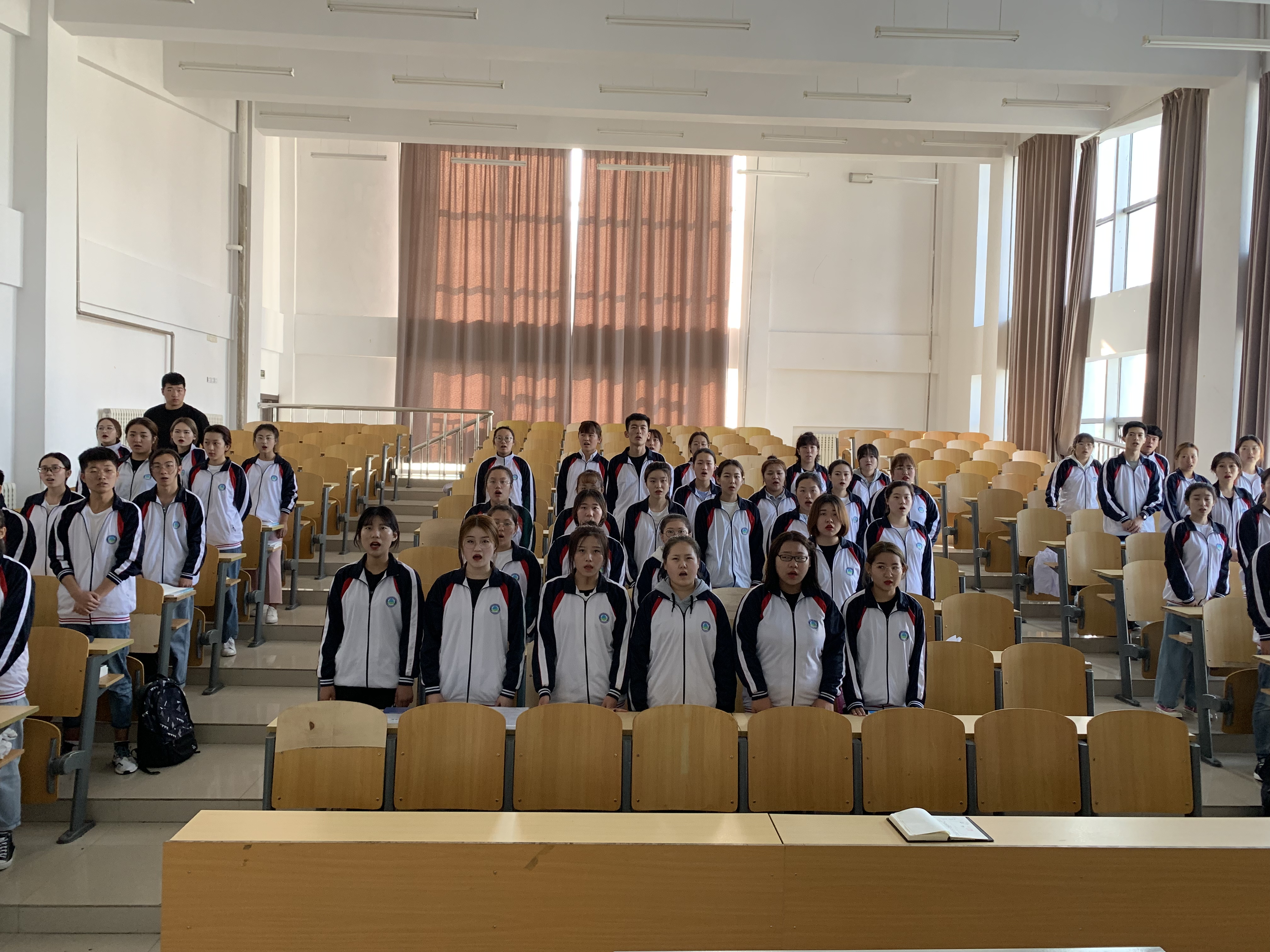 医学院课前一支红歌_歌唱伟大的祖国