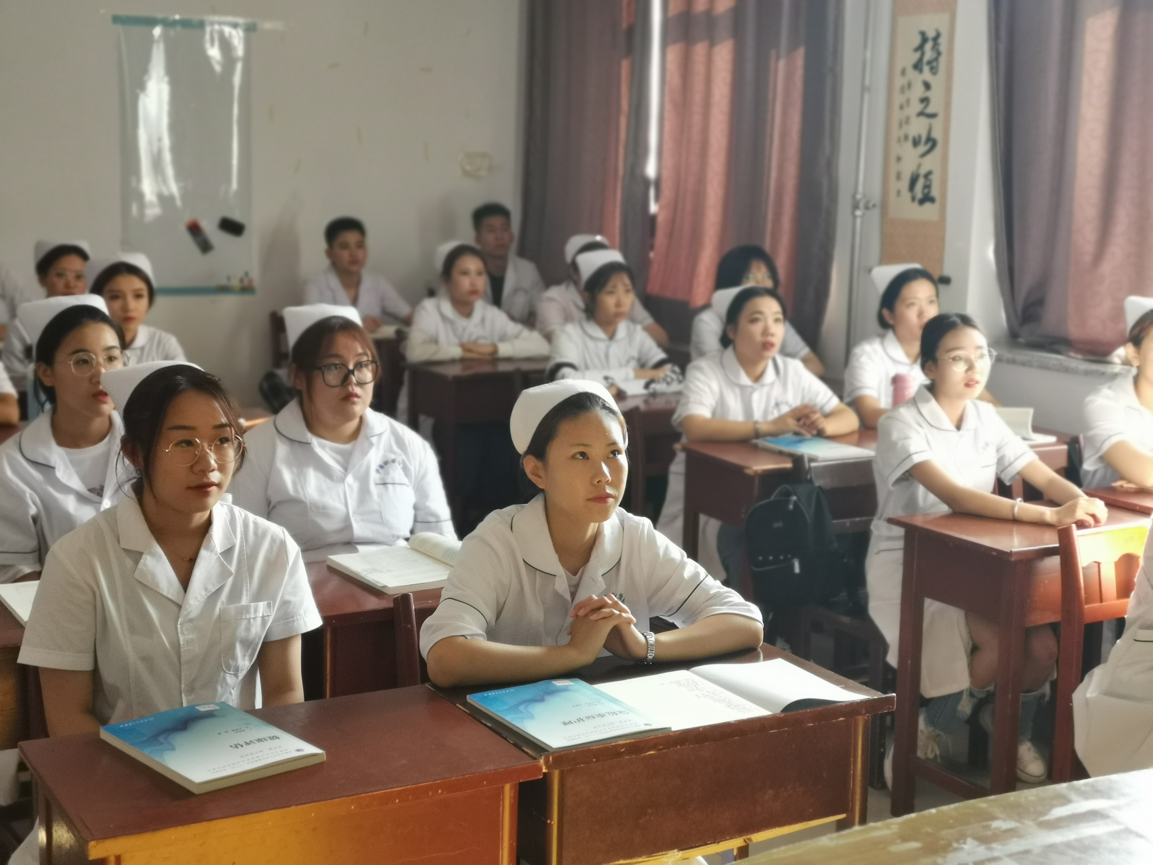 医学院课前一支红歌_歌唱伟大的祖国