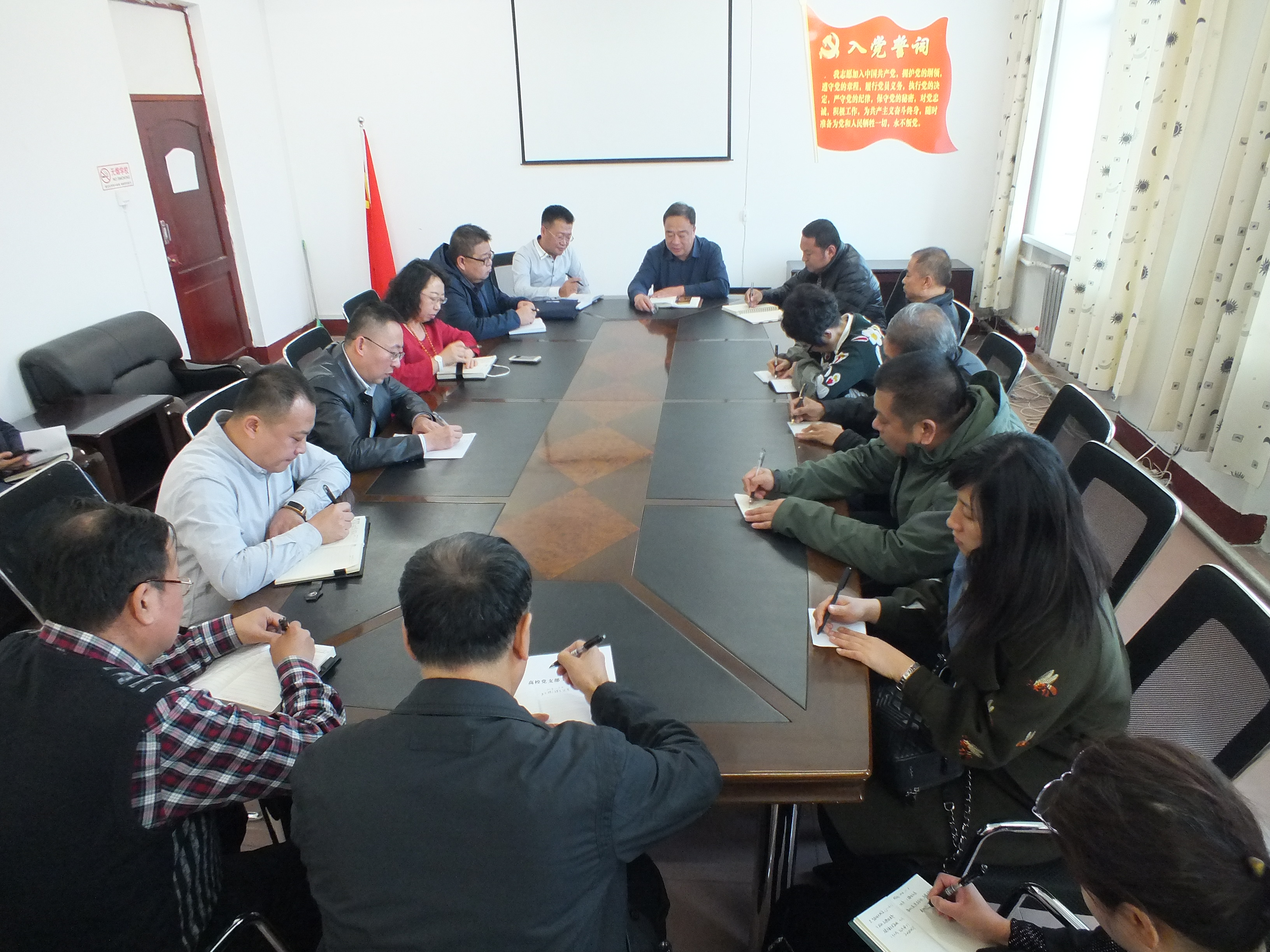 学院纪委组织召开党风廉政建设座谈会