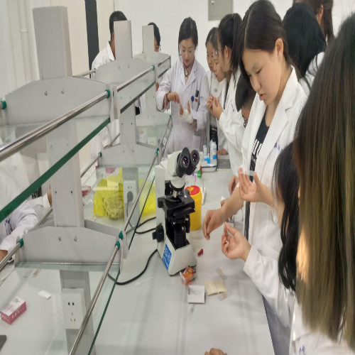 医学检验专业实训课剪影