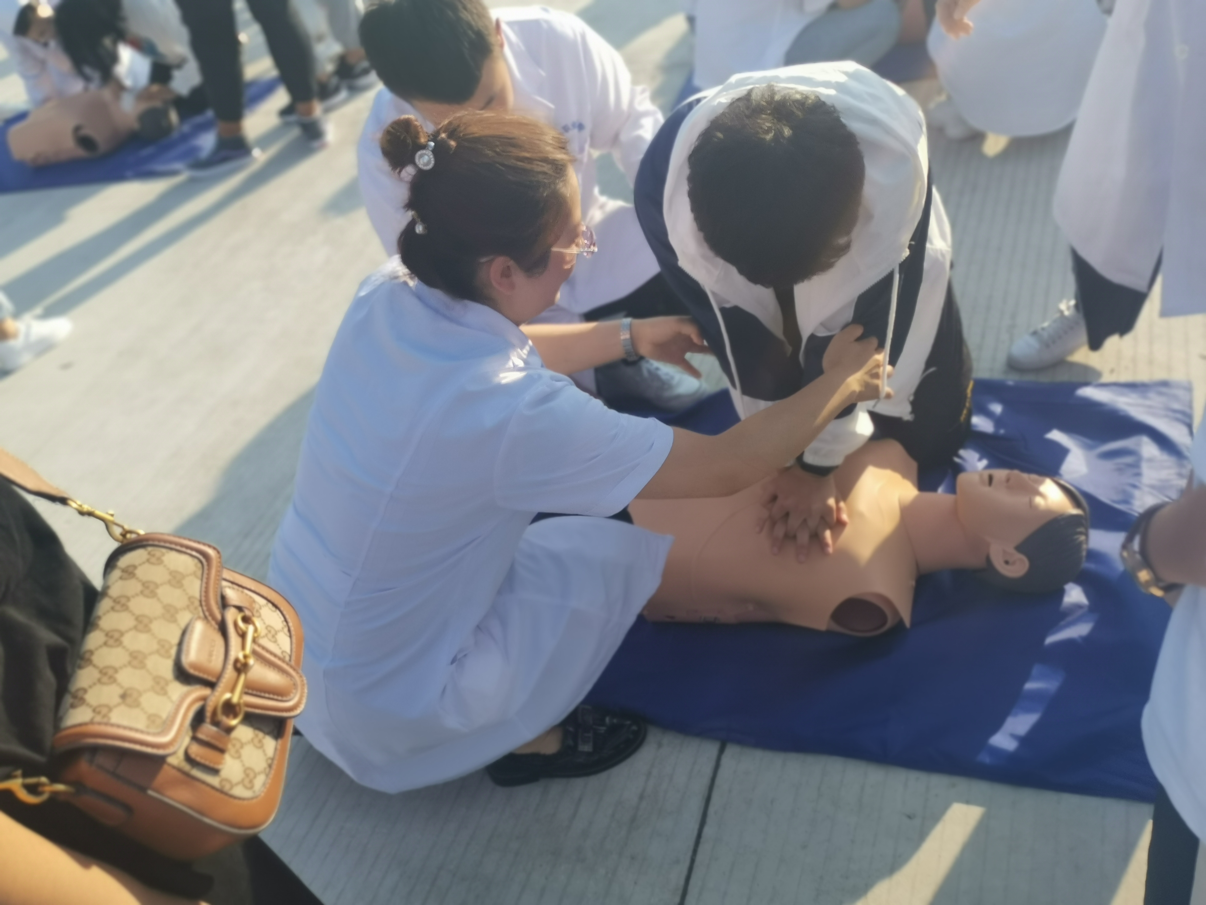 医学技术学院心肺复苏普及活动