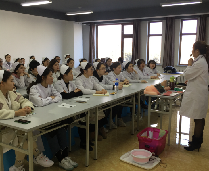 医学技术学院开设护理专业方向课程