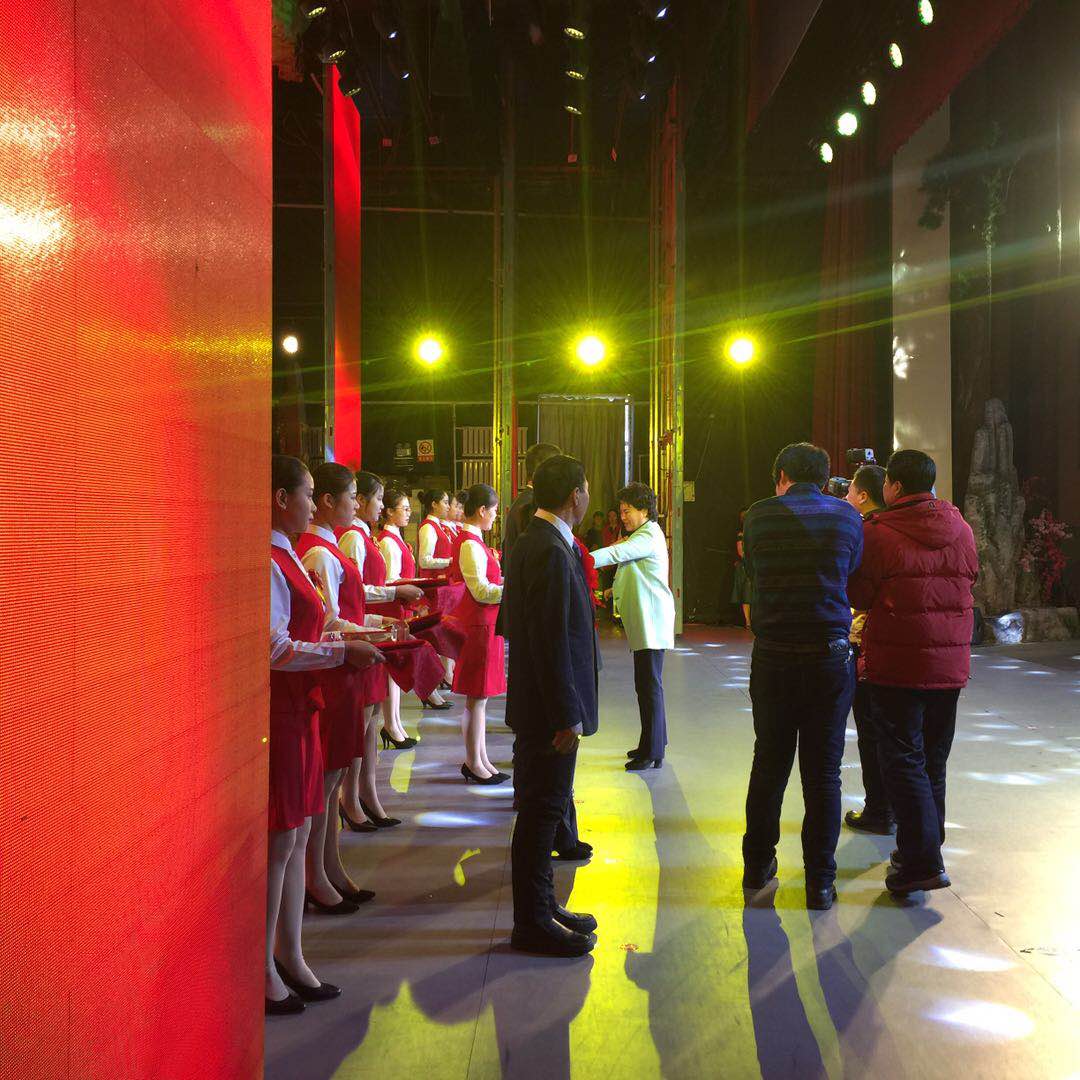 旅游商务学院高铁专业学生为我市大型活动提供志愿服务