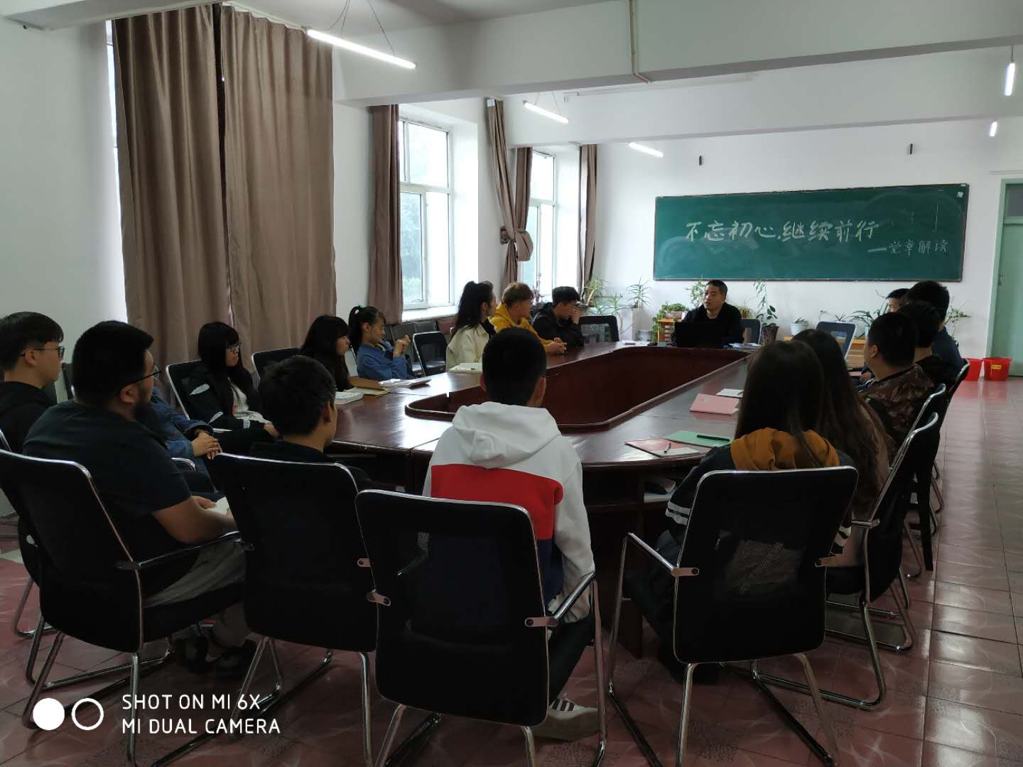 党支部书记讲党课