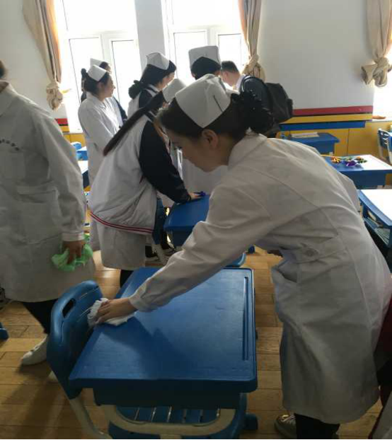 医学技术学院开展“送温暖献爱心”主题公益活动