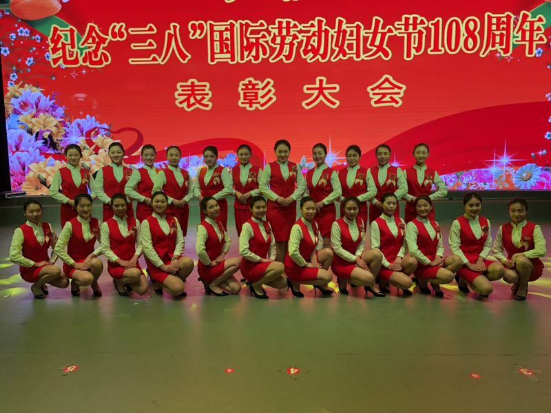 旅游商务学院高铁专业学生为我市大型活动提供志愿服务