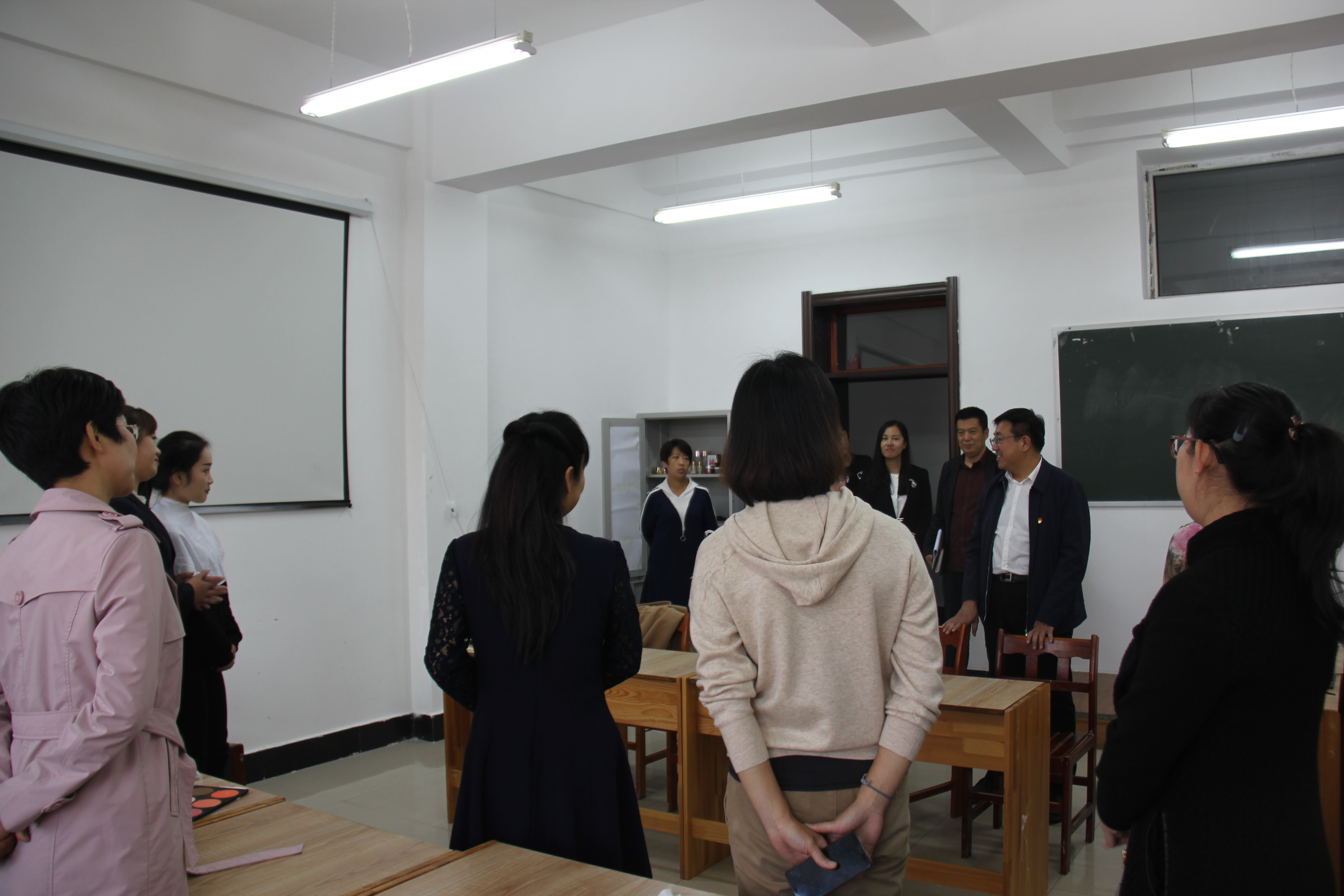 麻昌杰书记到旅游商务学院调研指导工作