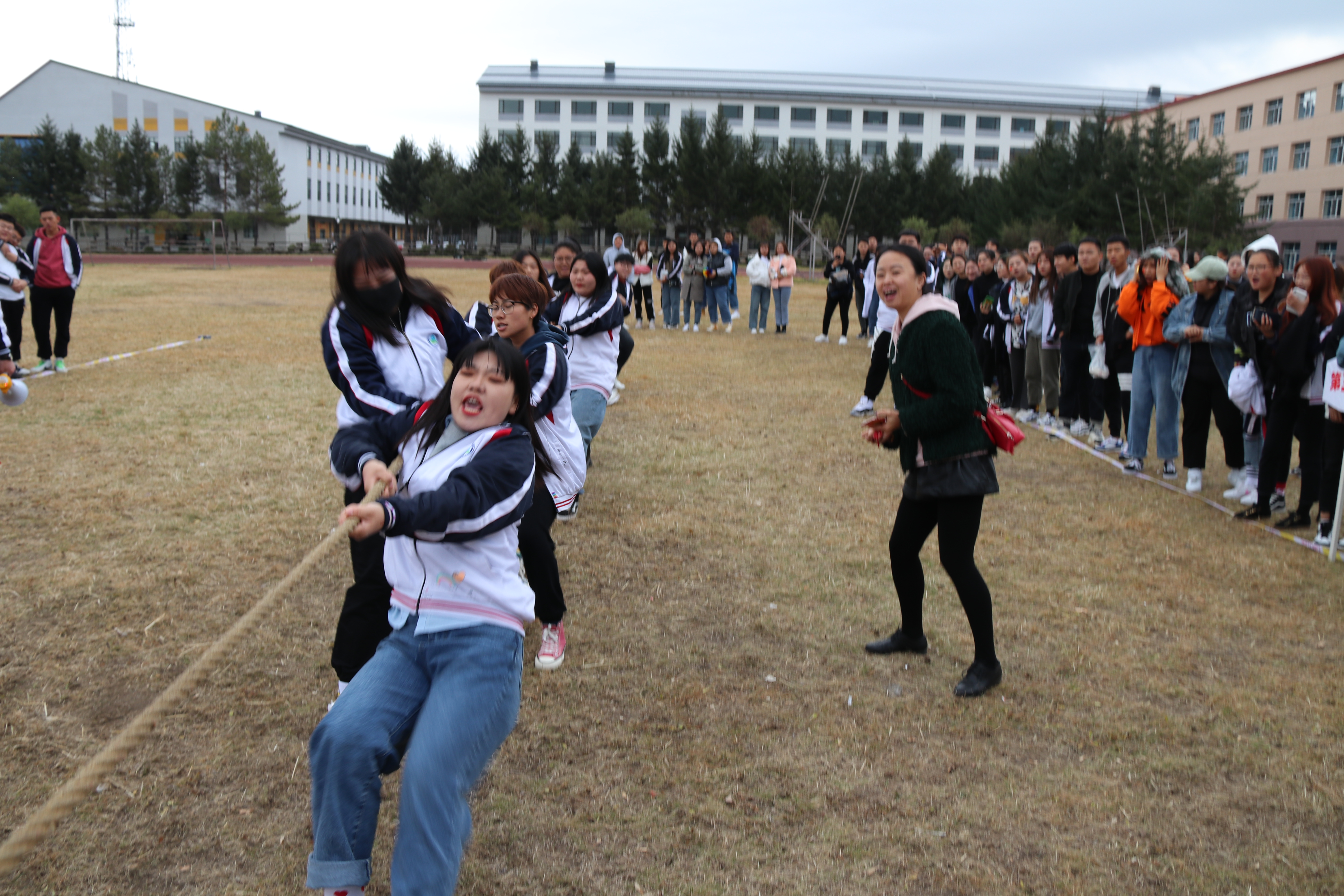 第五届公寓文化节‖凝心聚力——拔河比赛