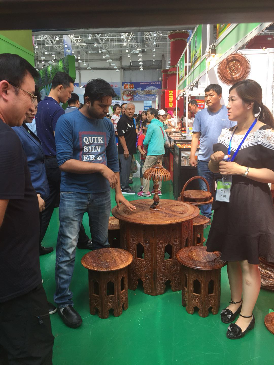 基础教育学院师生为2018第五届中国（东北亚）森林博览会提供英语翻译和志愿服务工作