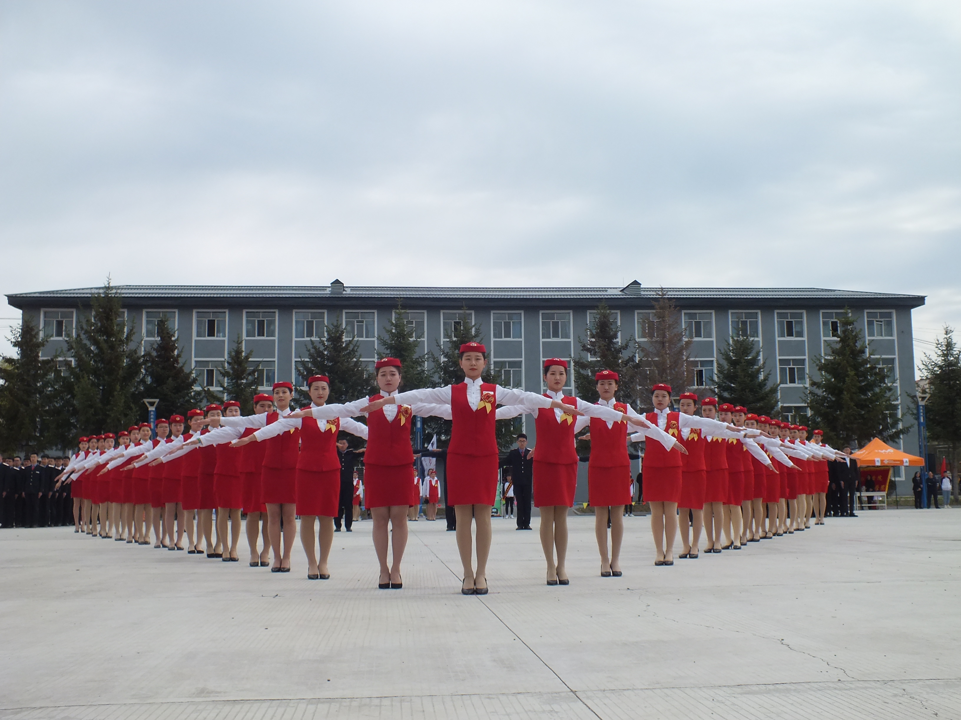 伊春职业学院2019年职业教育活动周首届“校园开放日”隆重开幕