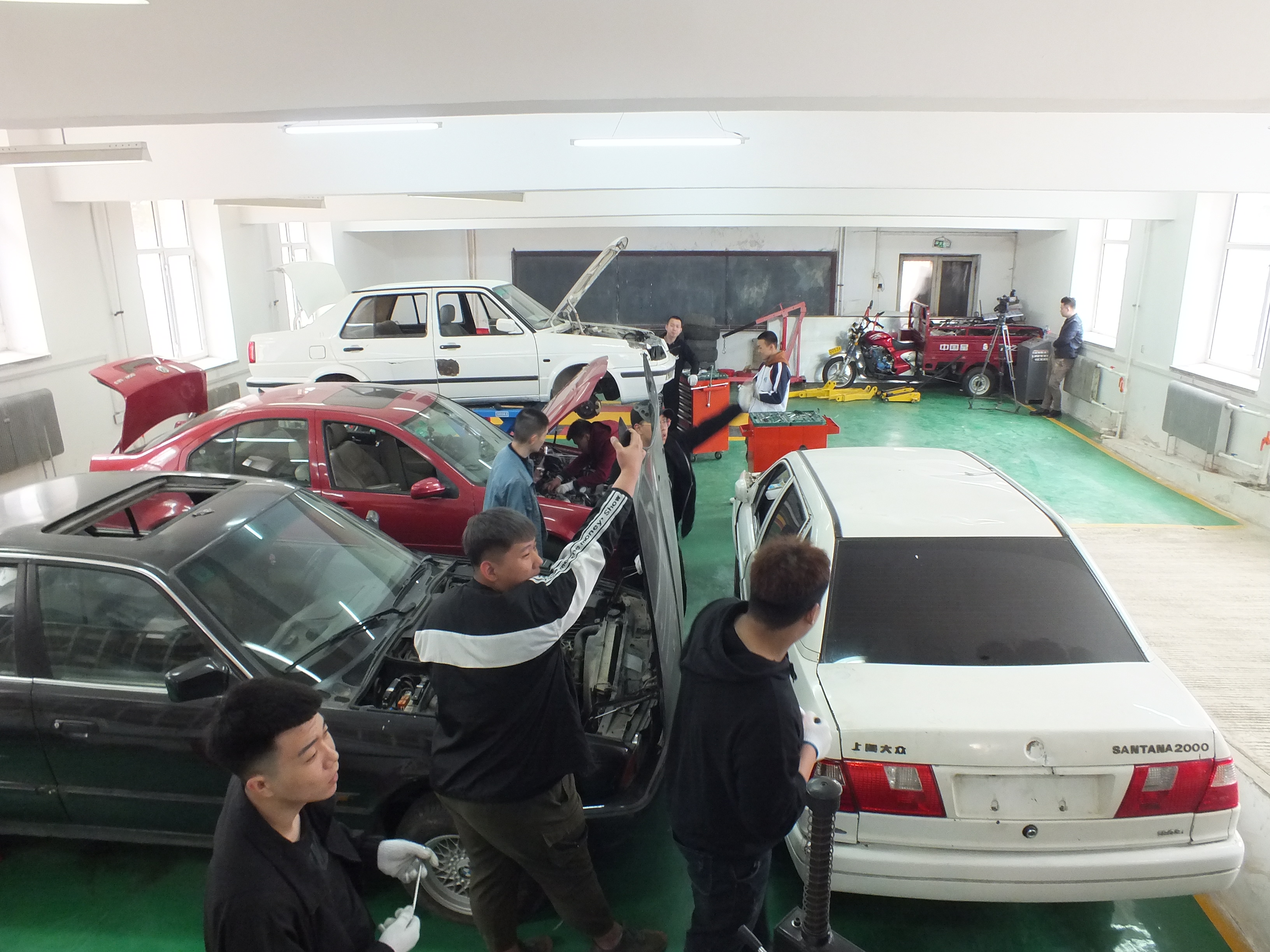 伊春职业学院2019年职业教育活动周首届“校园开放日”隆重开幕