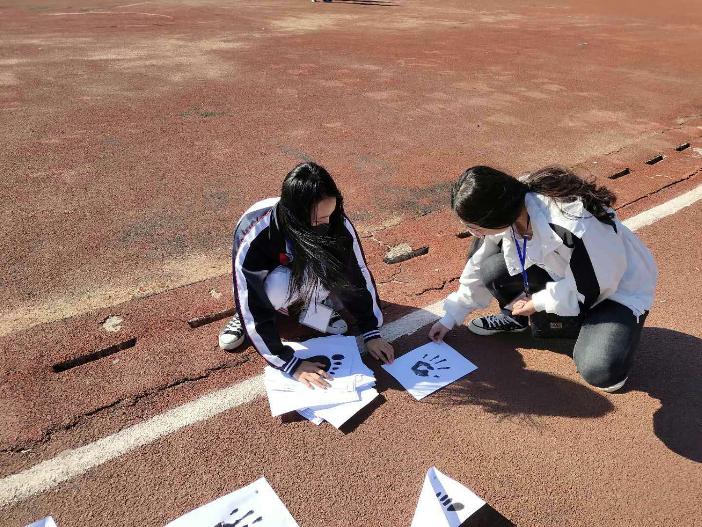 伊春职业学院开展“娱乐身心，激扬青春”趣味运动会活动