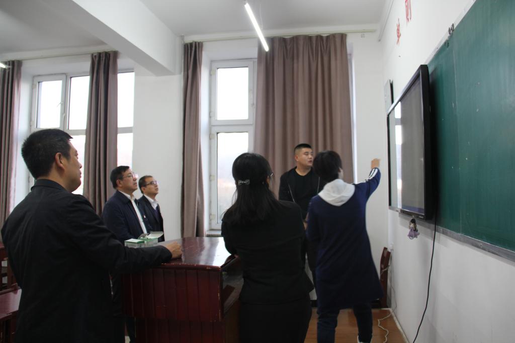 麻昌杰书记到旅游商务学院调研指导工作