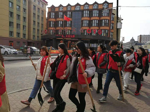 伊春职业学院医学技术学院师生开展学雷锋活动