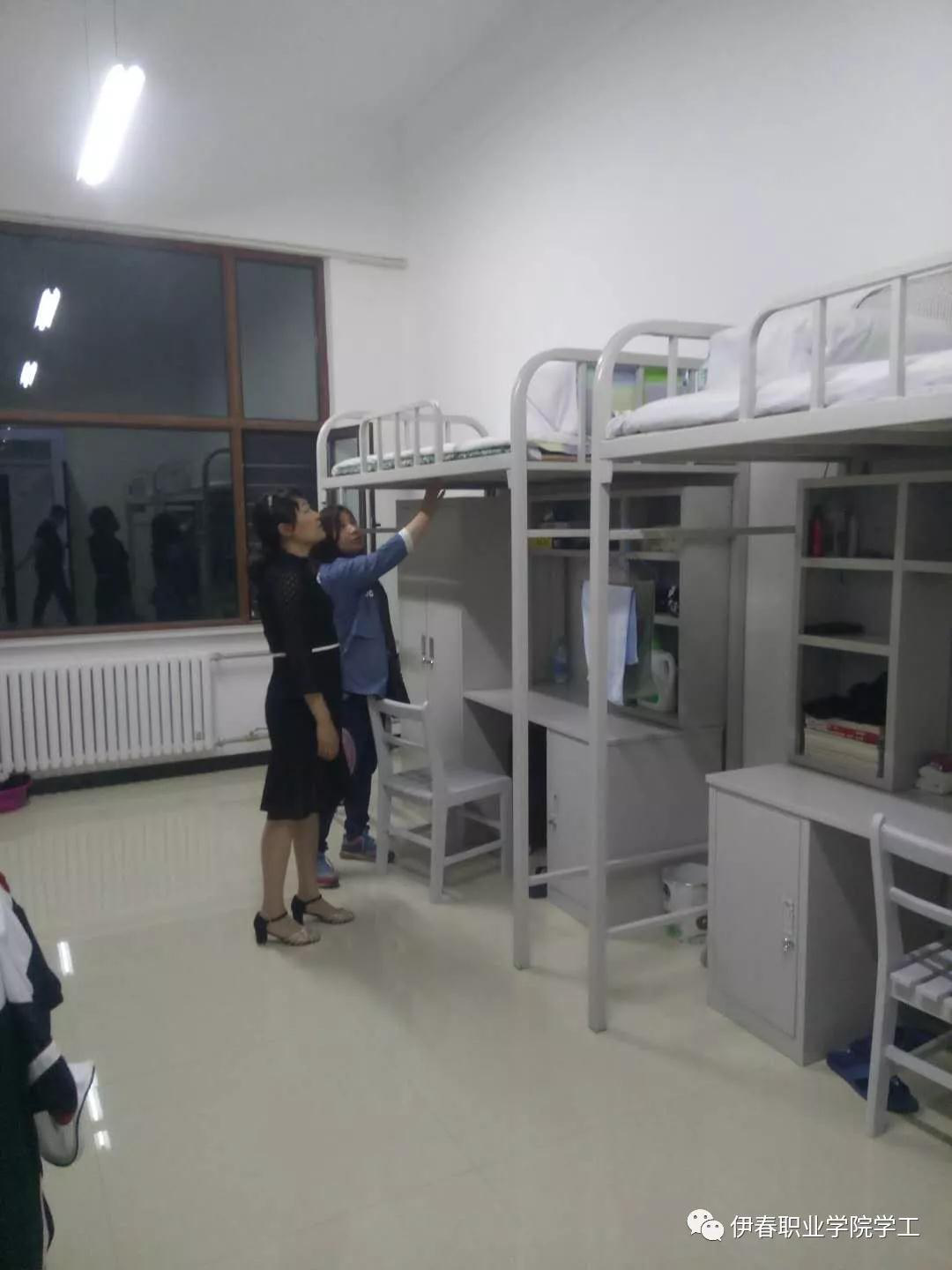 我校顺利完成第四学生公寓调整搬迁任务