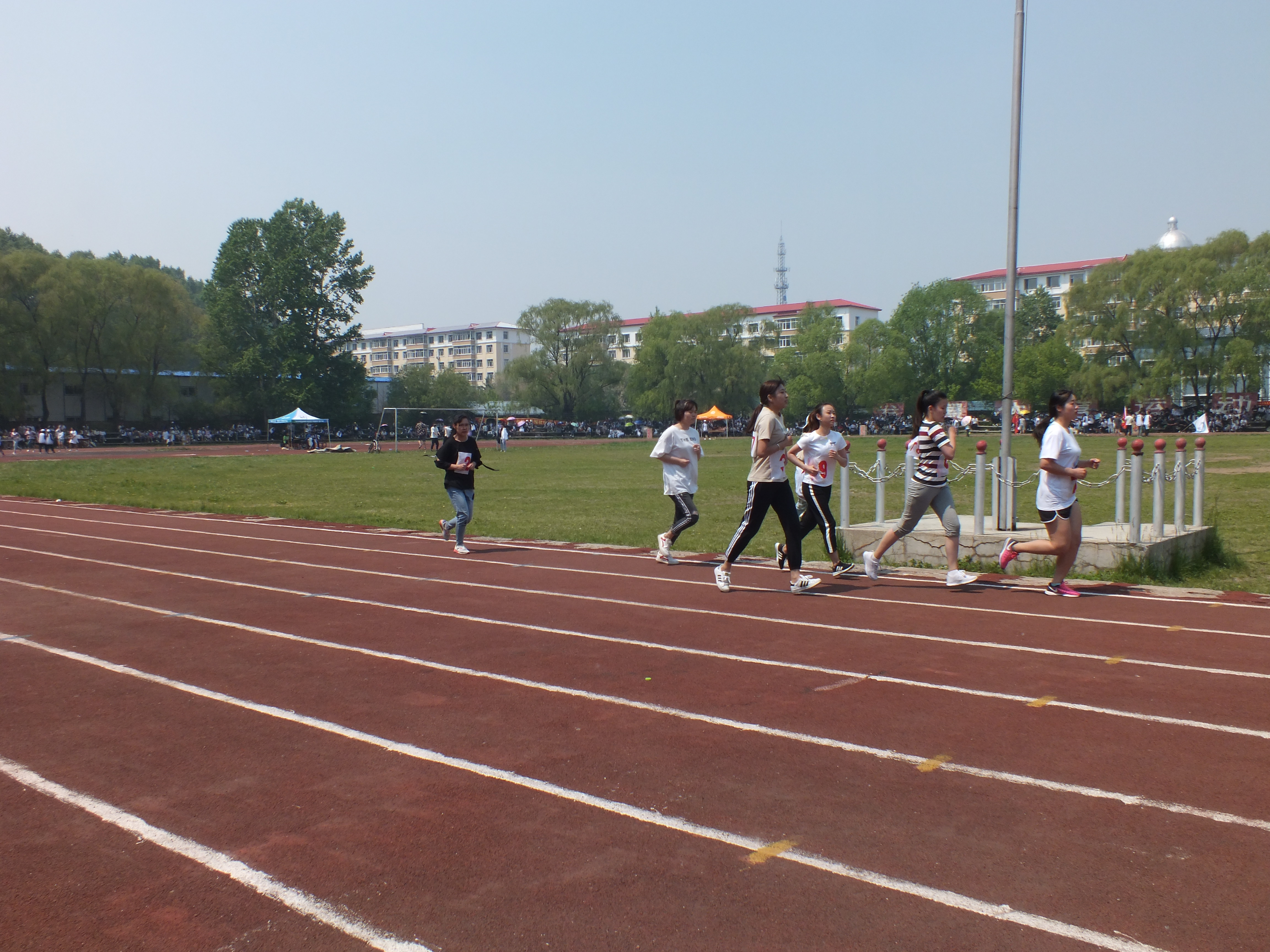 伊春职业学院成功举办第十二届运动会