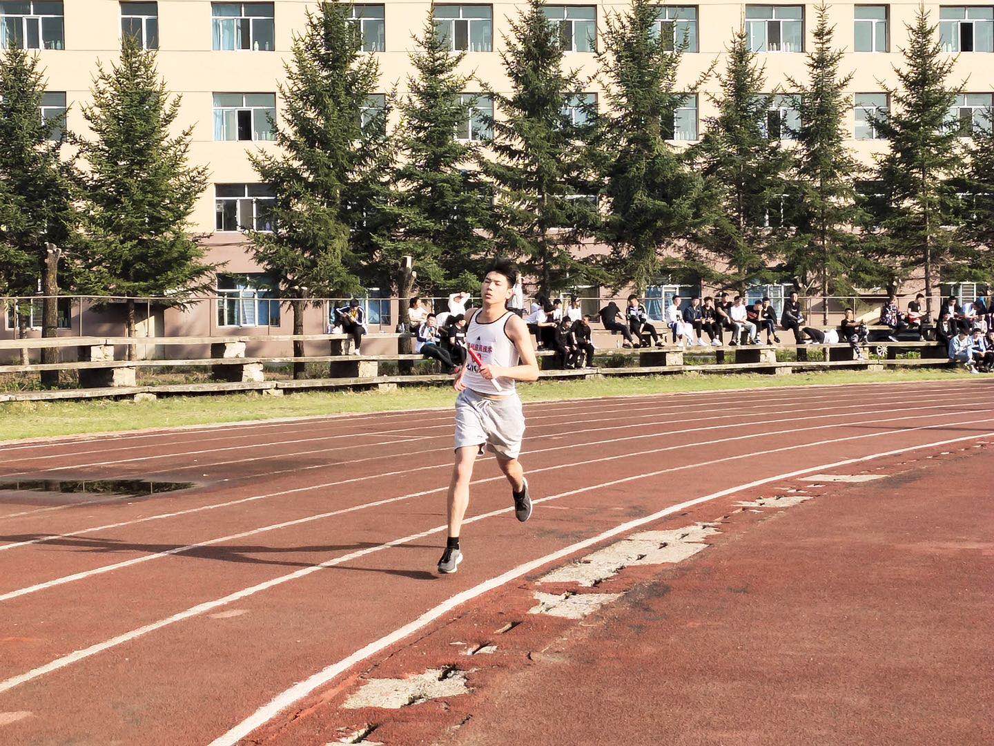 伊春职业学院举办2019年学生迎春场地接力比赛