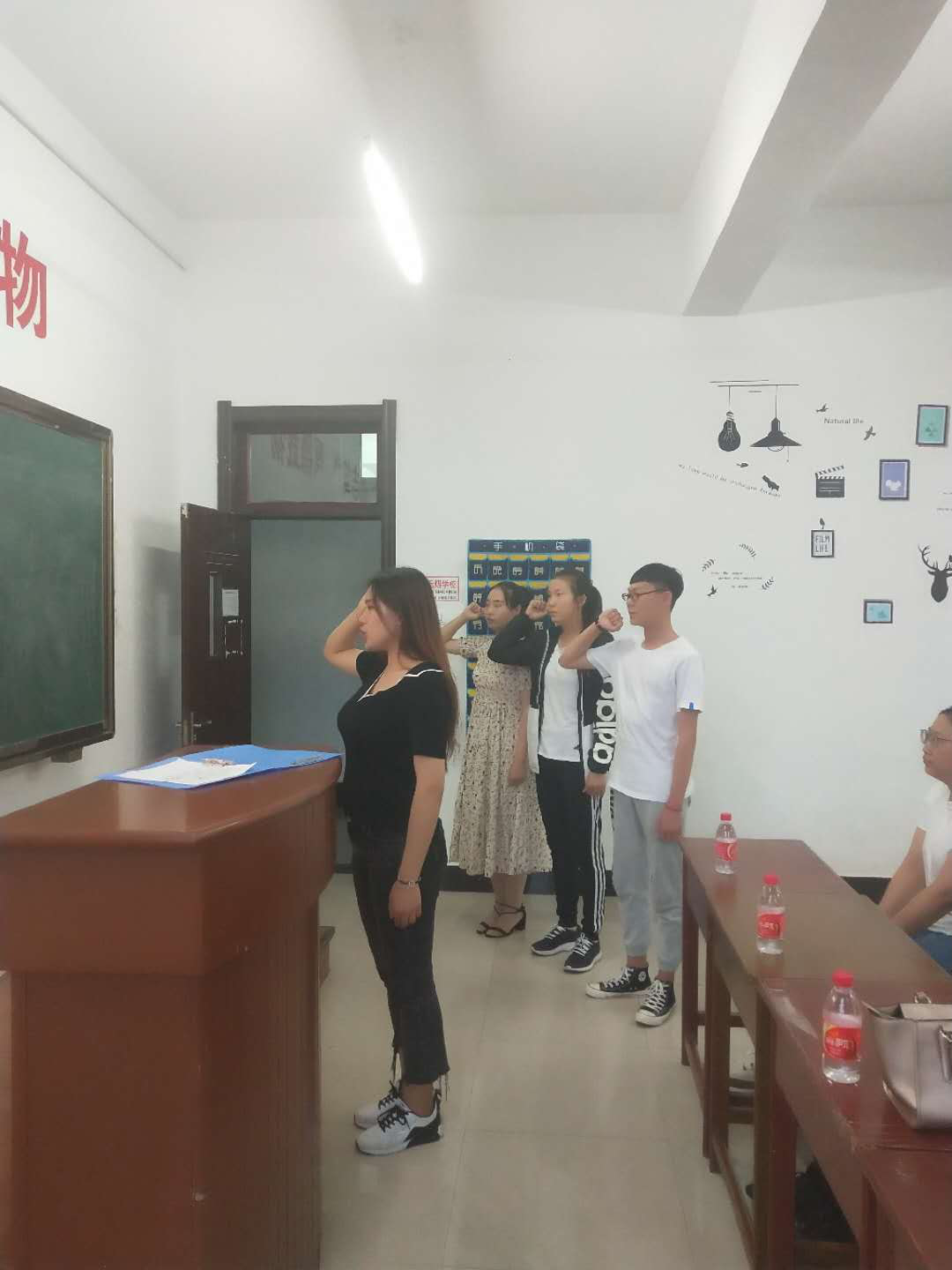 校团委组织各学院团总支开展“不忘初心，牢记使命”庆祝中国共产党成立98周年主题团日活动