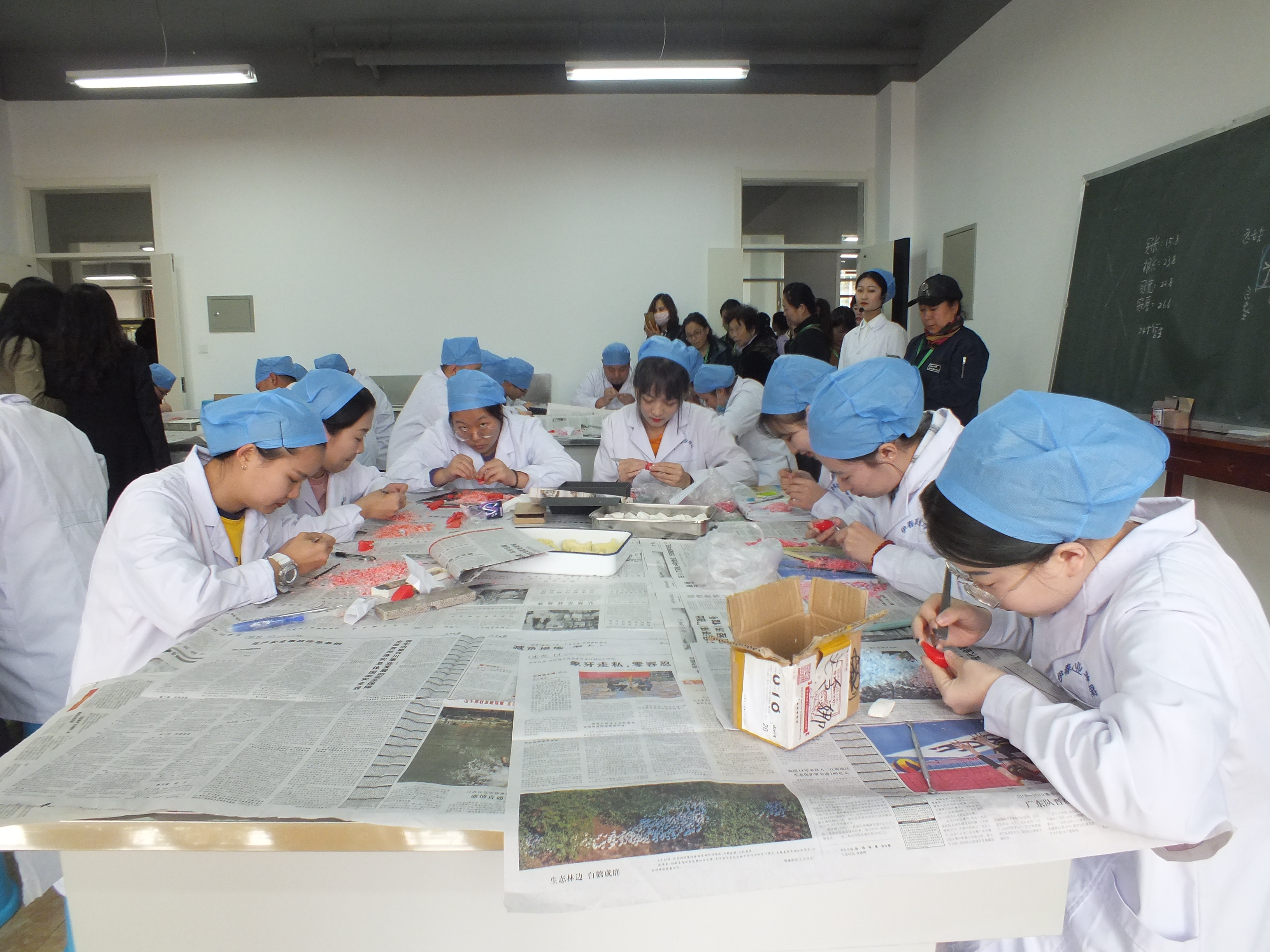 伊春职业学院2019年职业教育活动周首届“校园开放日”隆重开幕