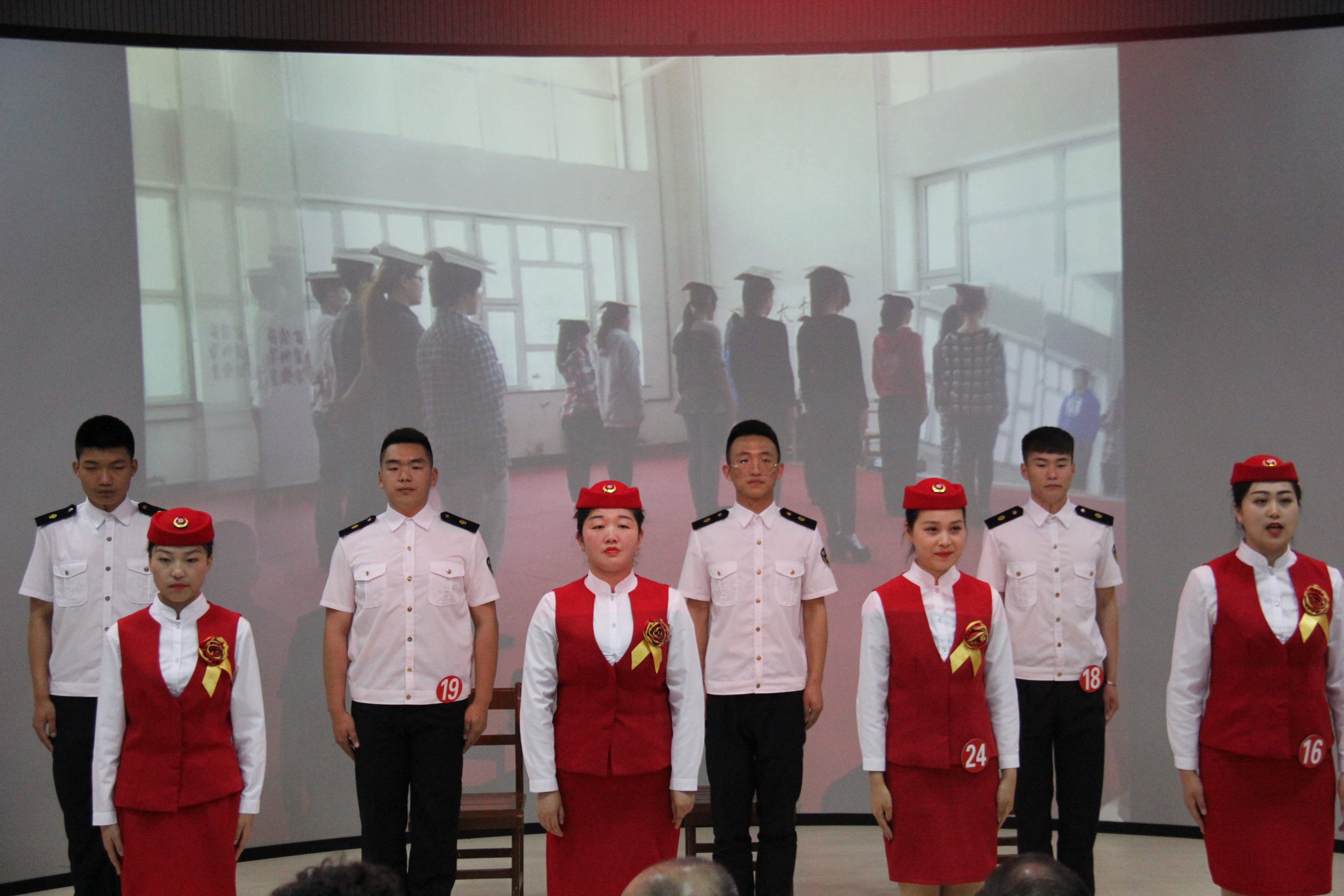 旅游商务学院成功举办第三届高铁服务技能大赛