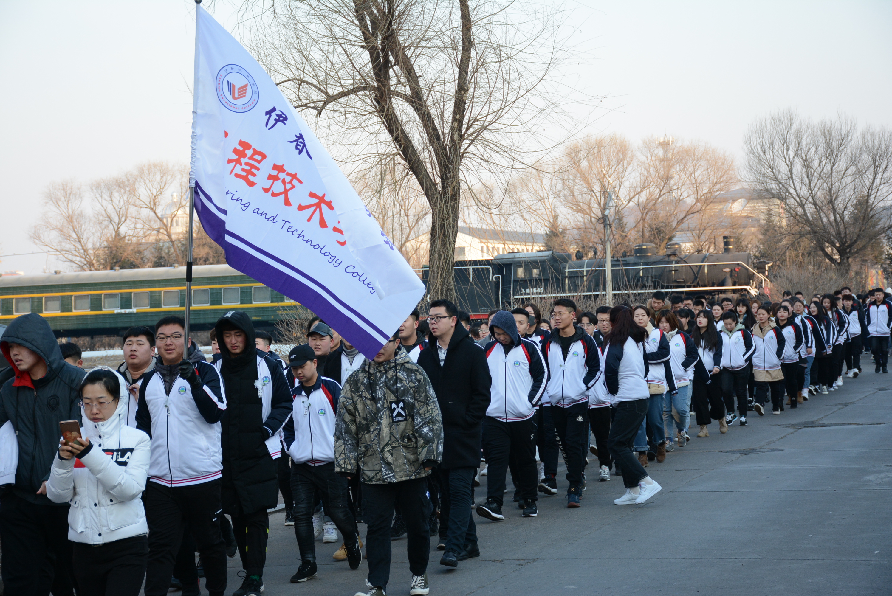 伊春职业学院开展清明节祭奠英烈活动