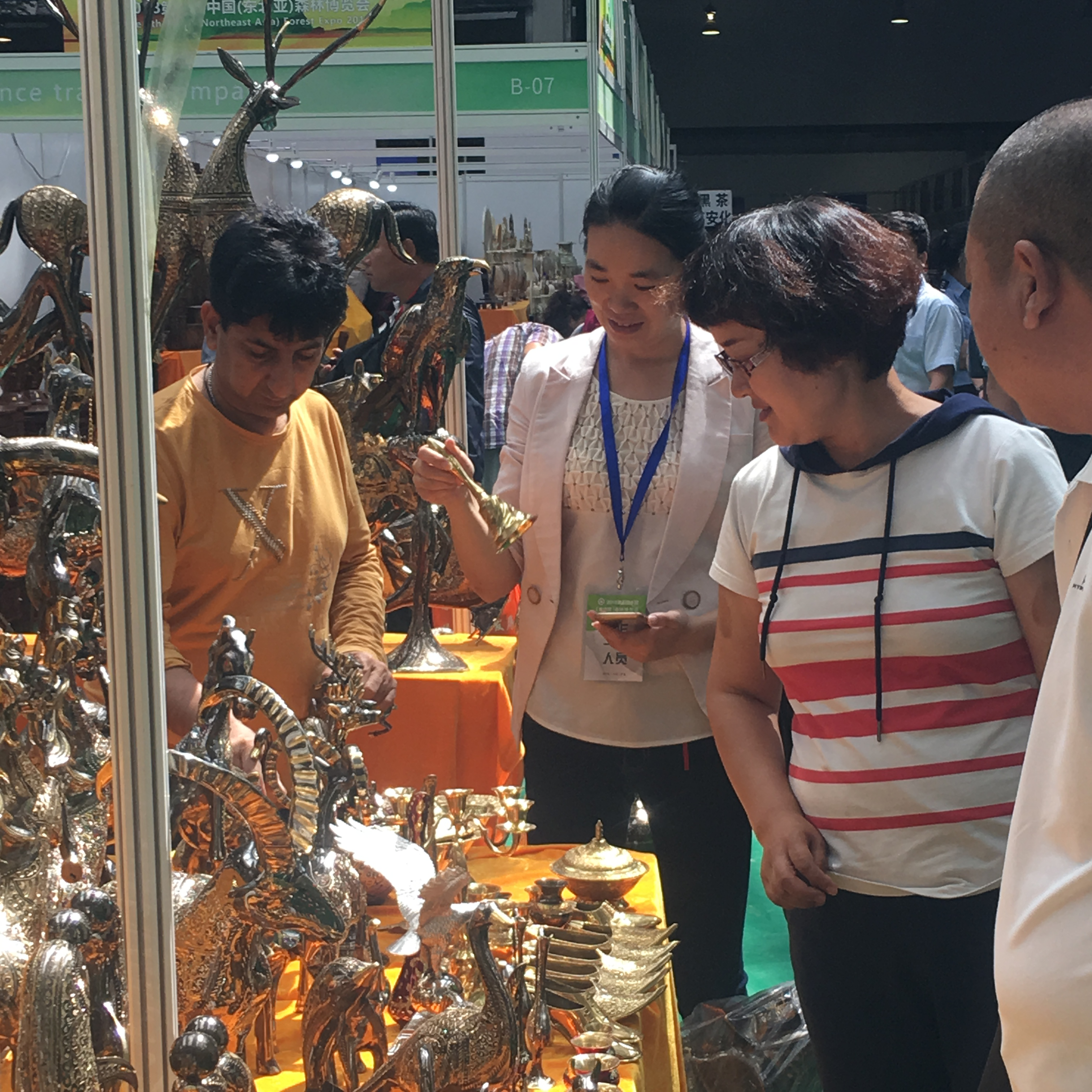 基础教育学院师生为2018第五届中国（东北亚）森林博览会提供英语翻译和志愿服务工作