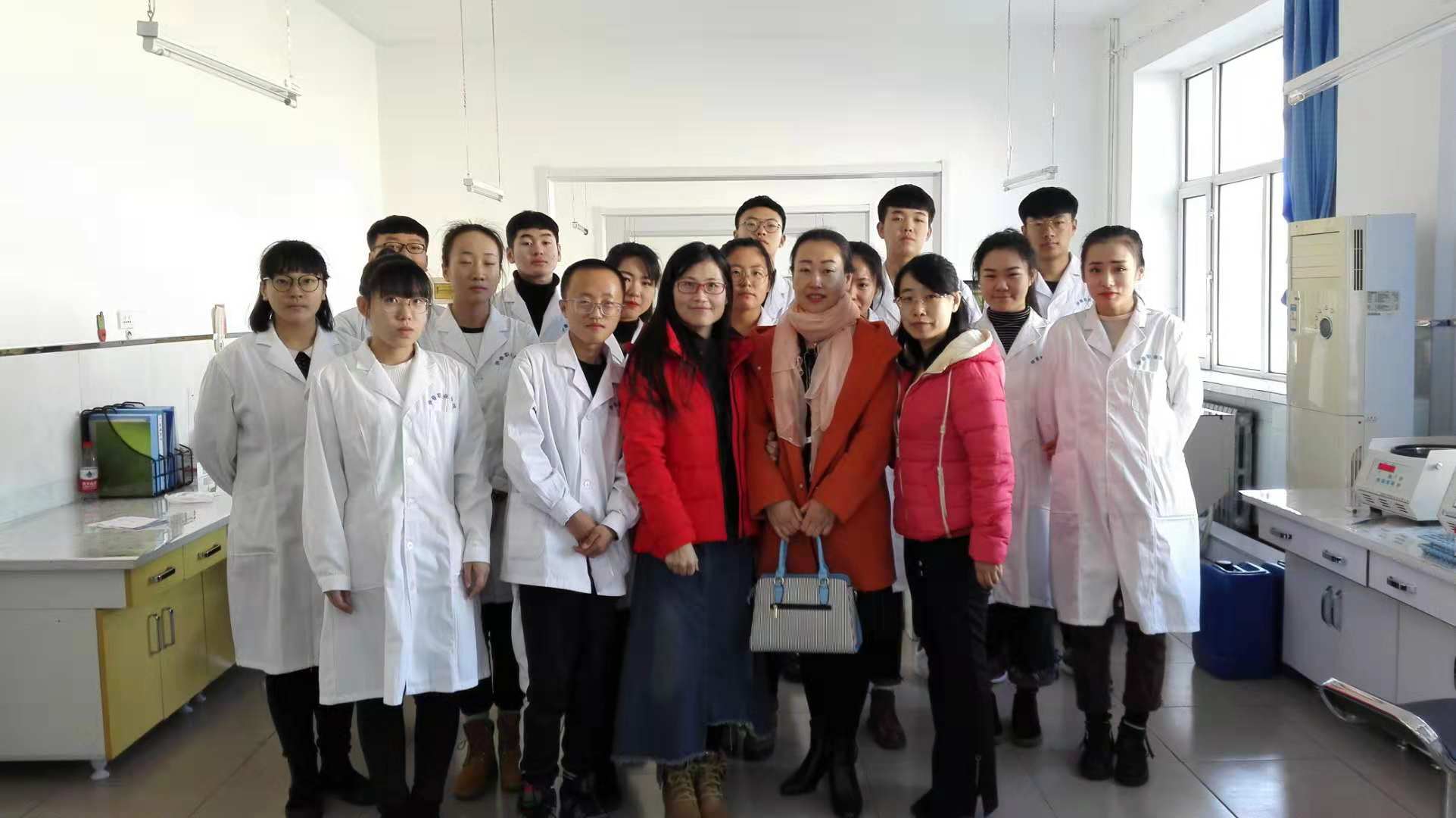 医学技术学院学生课间见习情况