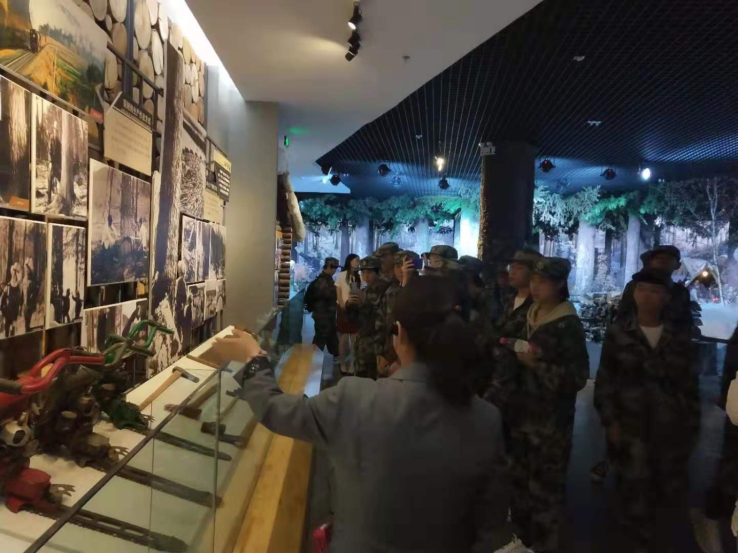 爱上一座城——新生入学教育第一课